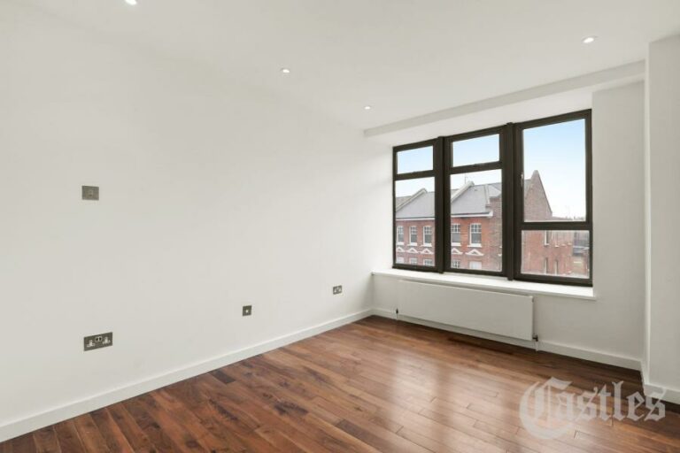 Village Apartments, The Broadway, Crouch End, N8 (2214696) Photo 4