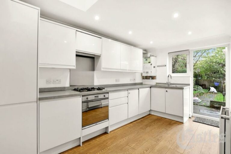 Middle Lane, Crouch End, N8 (2394846) Photo 4