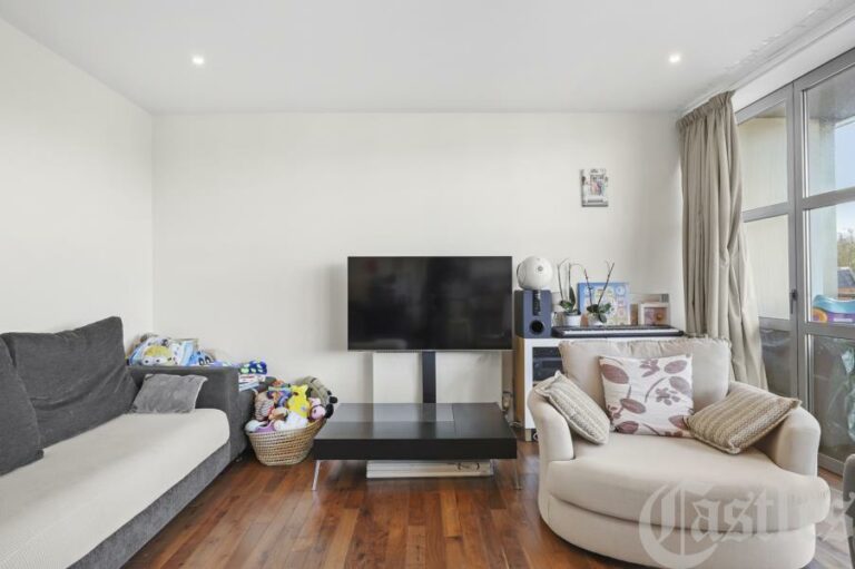 Village apartments, The Broadway, Crouch End, N8 (2110001) Photo 11