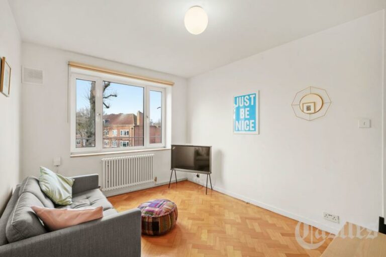 Crescent Court, Crouch End, N8 (2652461) Photo 2
