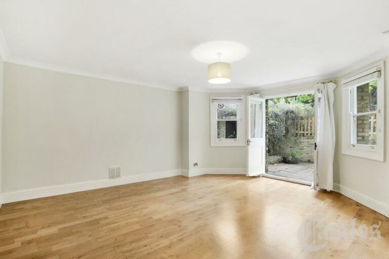 Crescent Road, Crouch End, N8 (2657673) Photo 2