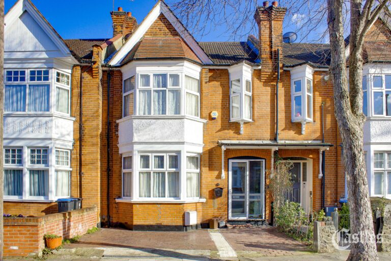New River Crescent, Palmers Green, N13