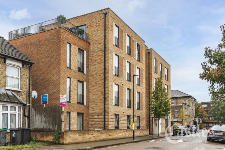 Woodside Apartments, Canning Crescent, N22