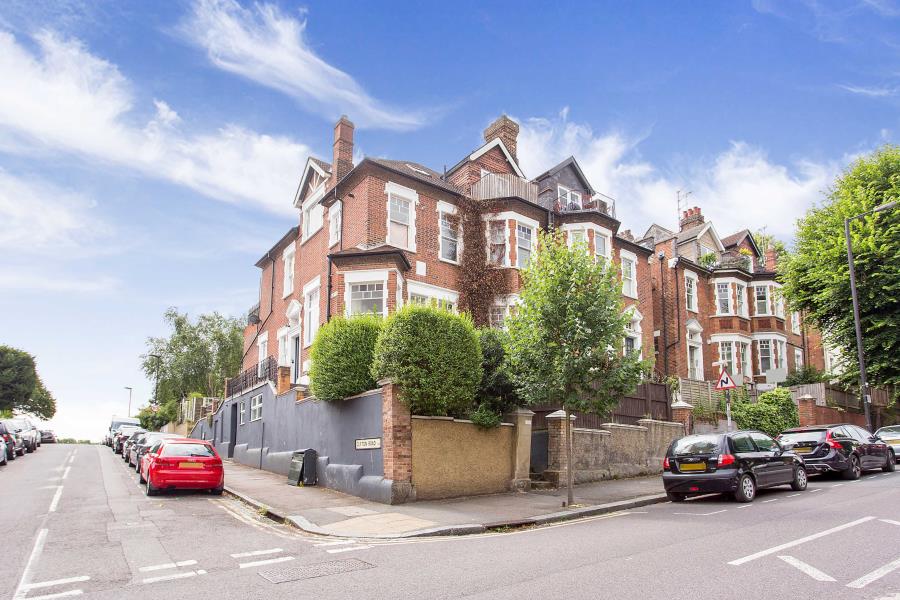 Wolseley Road, Crouch End, N8 - 75627086-8930-48B7-A52A-8E17062DFC40
