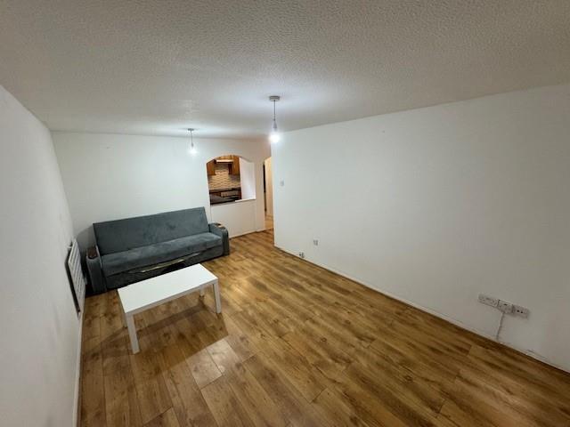 Barbot Close, Edmonton, N9 (2345636) Photo 3