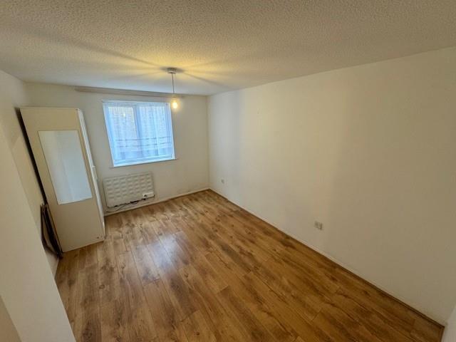 Barbot Close, Edmonton, N9 (2345636) Photo 4