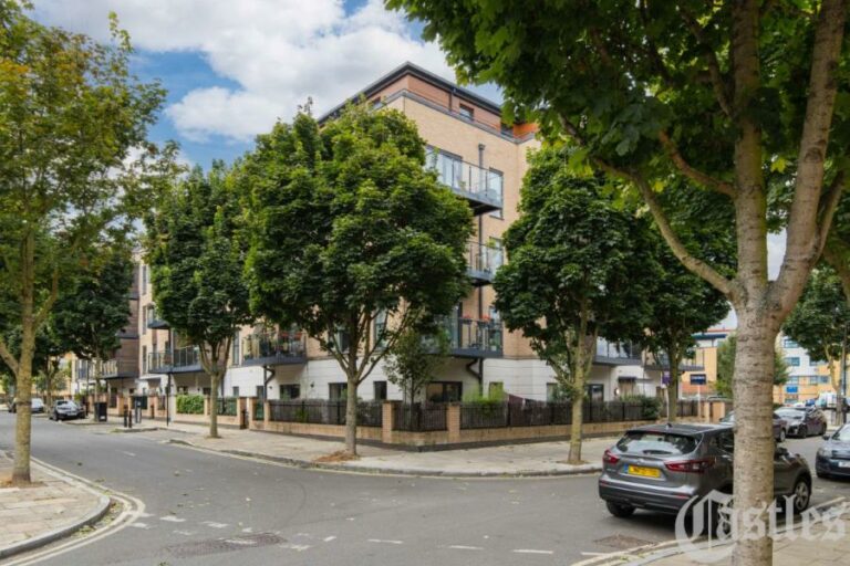 Bellevalia Court, Hackney, E5 (2710993) Photo 17