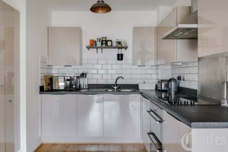 Bellevalia Court, Hackney, E5 (2710993) Photo 9