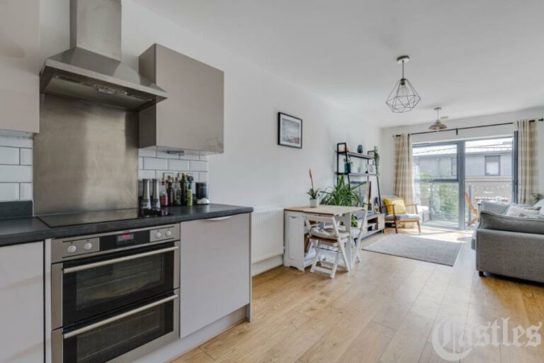 Bellevalia Court, Hackney, E5 (2710993) Photo 15