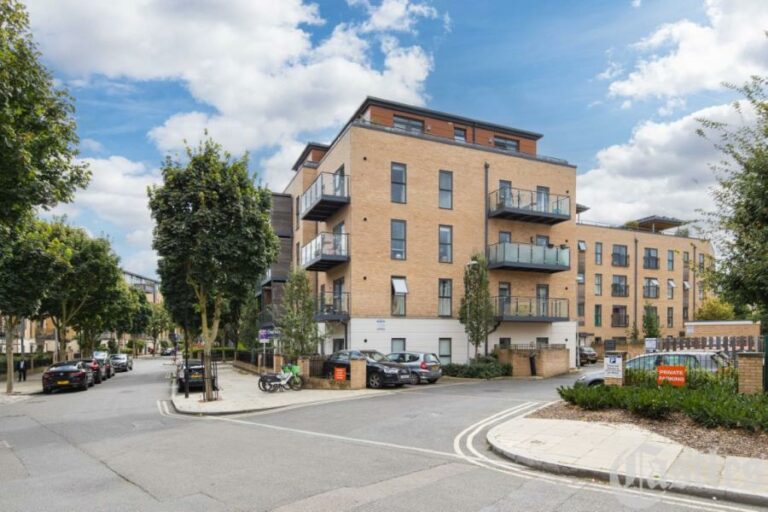 Bellevalia Court, Hackney, E5 (2710993) Photo 4