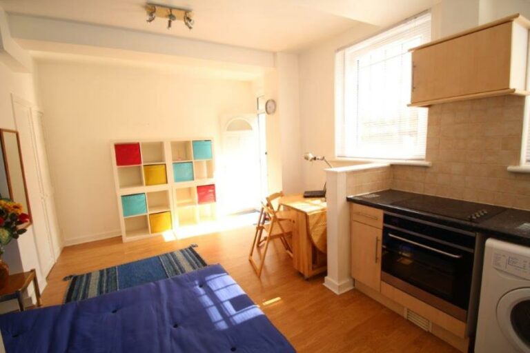 Clarence Place, Hackney, E5 (2377292) Photo 2