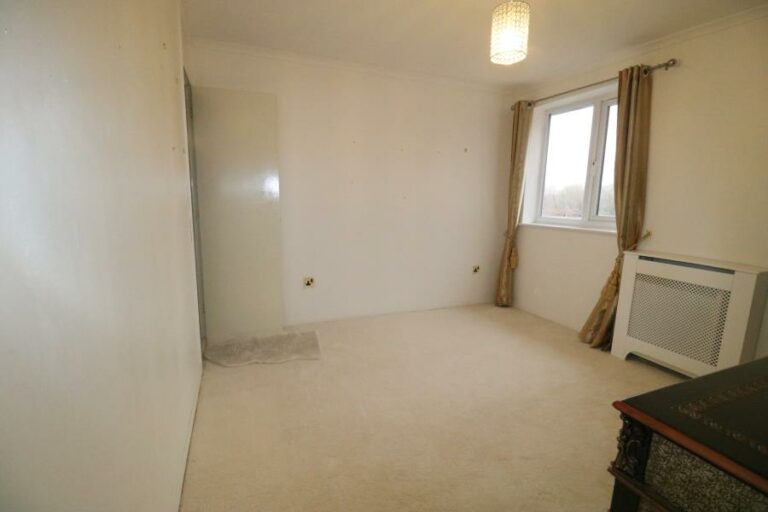 Bream Close, Tottenham, N17 (2533974) Photo 9