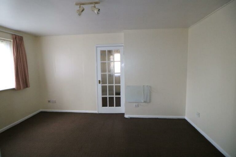 Gartons Close, Enfield, EN3 (2617194) Photo 5