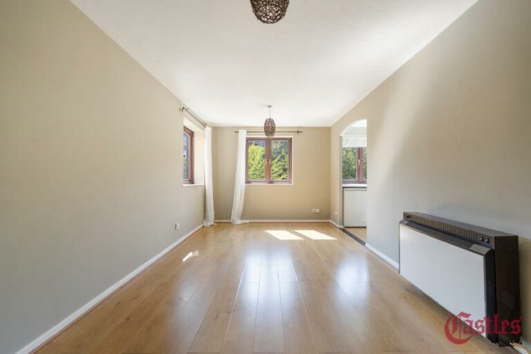 Riverside Close, Hackney, E5 (2718880) Photo 12