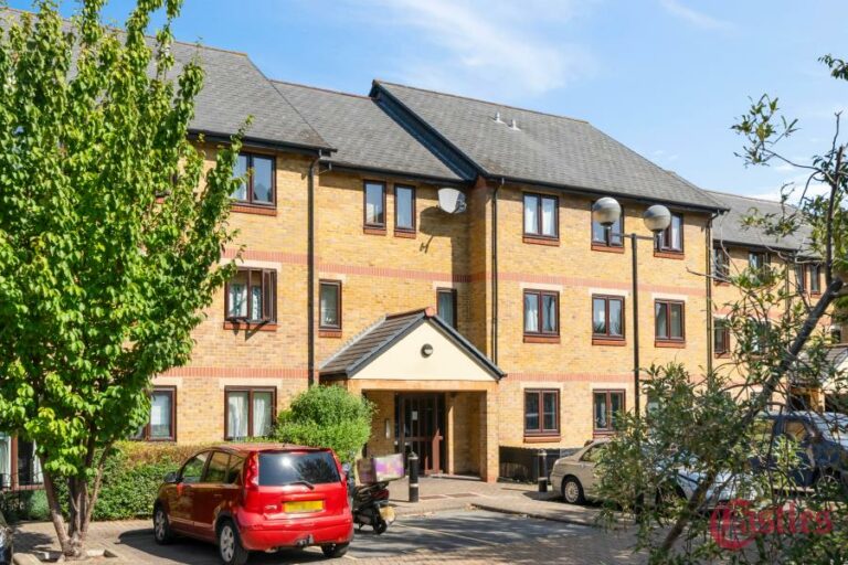 Riverside Close, Hackney, E5 (2718880) Photo 10