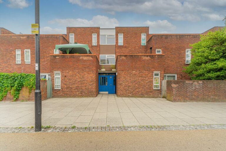 Folkestone Road, Edmonton, N18 (2711144) Photo 6