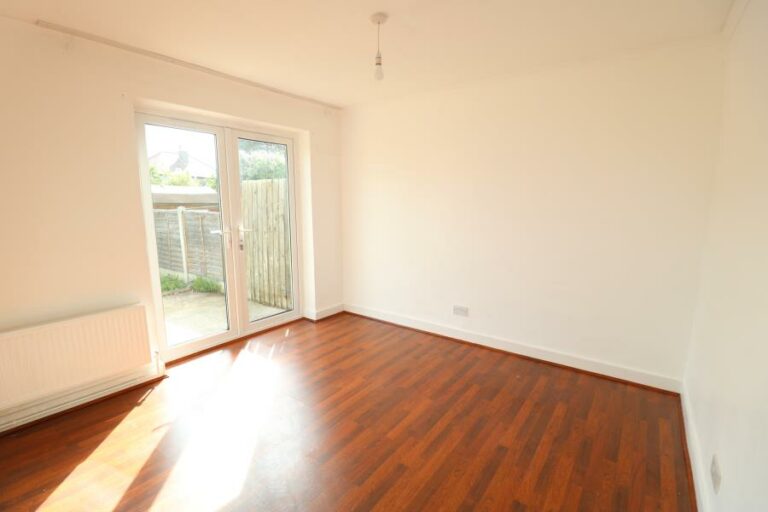 Lansbury Road, Enfield, EN3 (2405183) Photo 2