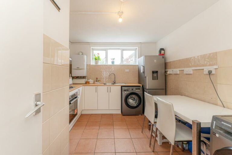 Folkestone Road, Edmonton, N18 (2711144) Photo 13