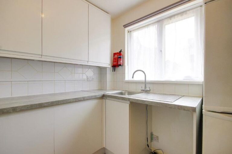 Grilse Close, Edmonton, N9 (2720275) Photo 12