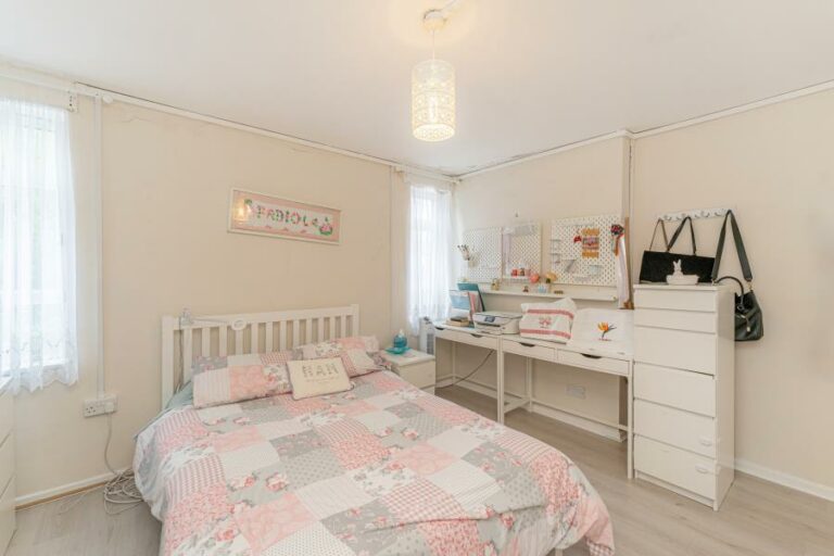 Folkestone Road, Edmonton, N18 (2711144) Photo 3