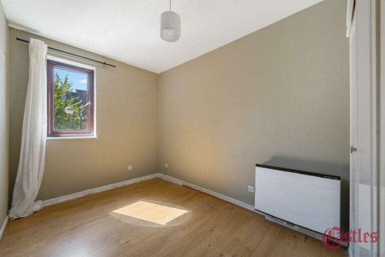 Riverside Close, Hackney, E5 (2718880) Photo 11