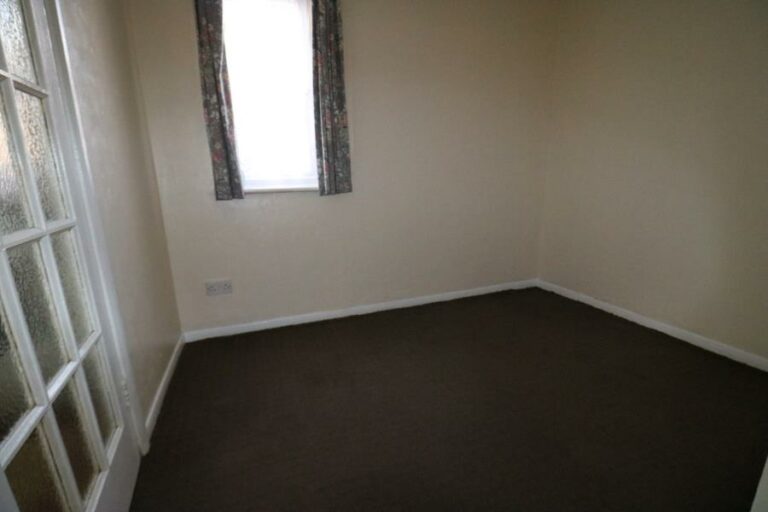 Gartons Close, Enfield, EN3 (2617194) Photo 8