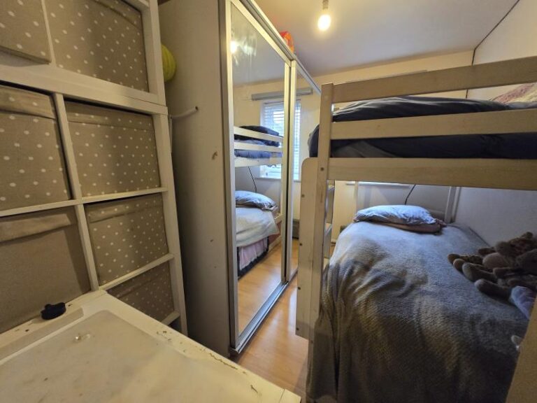 Cherry Blossom Close, Palmers Green, N13 (2694250) Photo 5