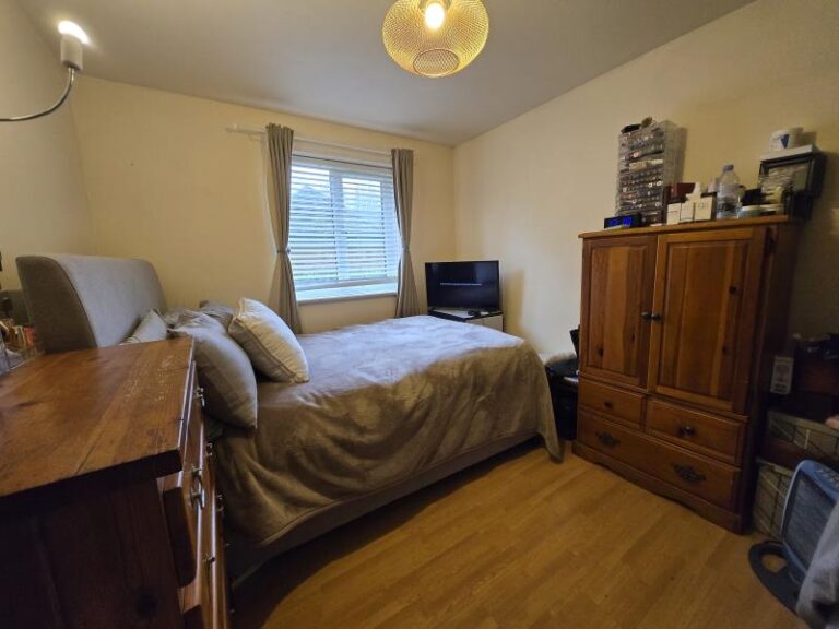 Cherry Blossom Close, Palmers Green, N13 (2694250) Photo 4