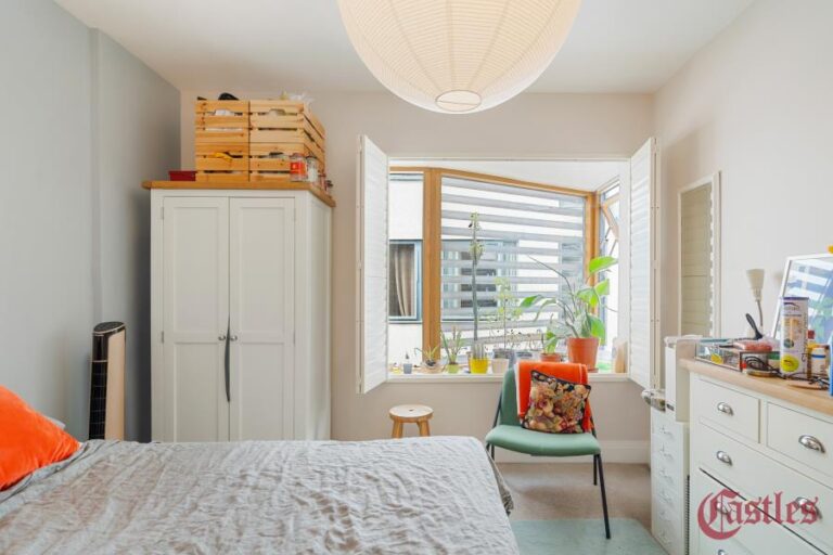 Paradise Park, Hackney, E5 (2677271) Photo 18