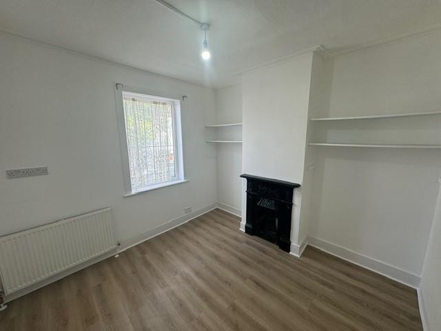 Town Road, Edmonton, N9 (2720688) Photo 2