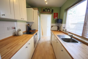 Avenue Road, Tottenham