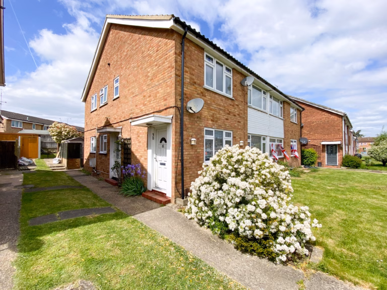 Cedar Walk, Waltham Abbey