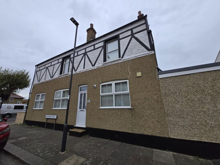 Leonard Road, Edmonton, N9