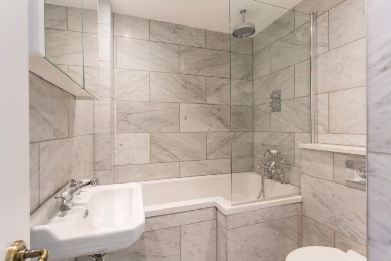 Middle Lane, Crouch End, N8 (2495451) Photo 6