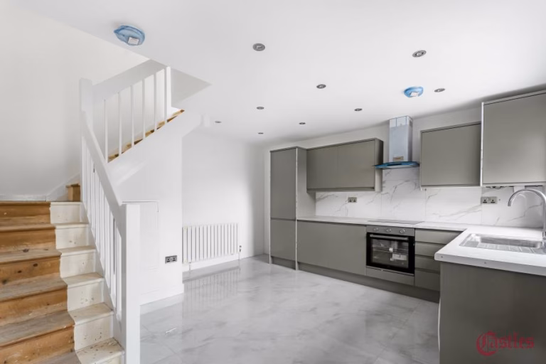 Castle Close, Hackney, E9 (2721237) Photo 9