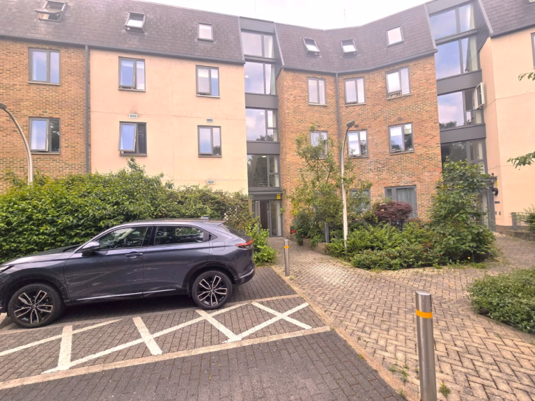 St Andrews Court, Tottenham