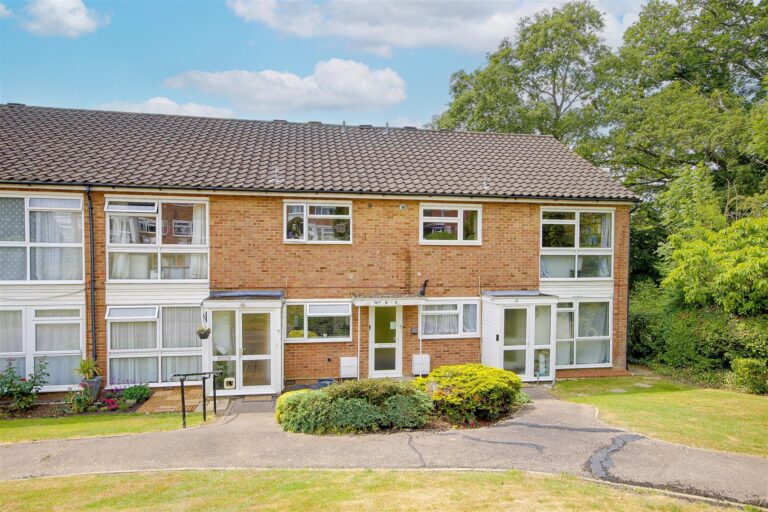 Englefield Close, Enfield