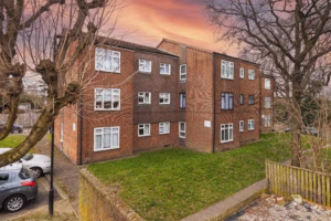 Holmesdale, Waltham Cross