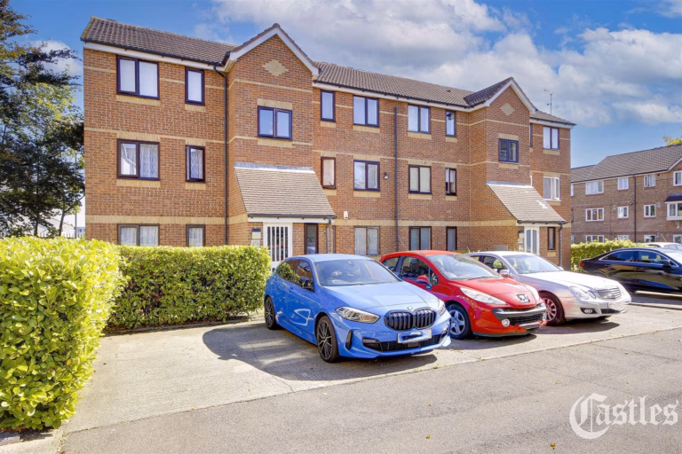 Cherry Blossom Close, London, N13