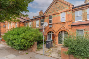 Gladstone Avenue, Wood Green, N22