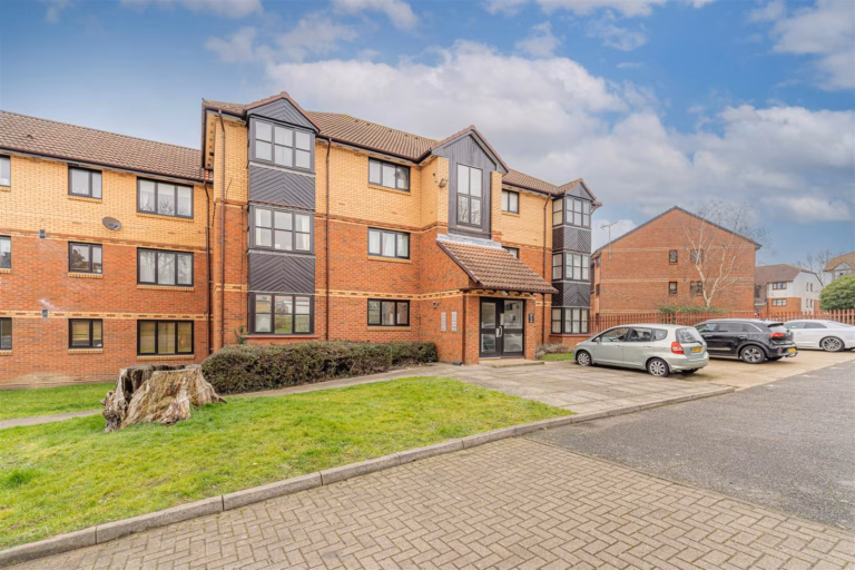 Medesenge Way, London, N13