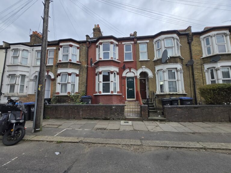 Gloucester Road, Edmonton, N18