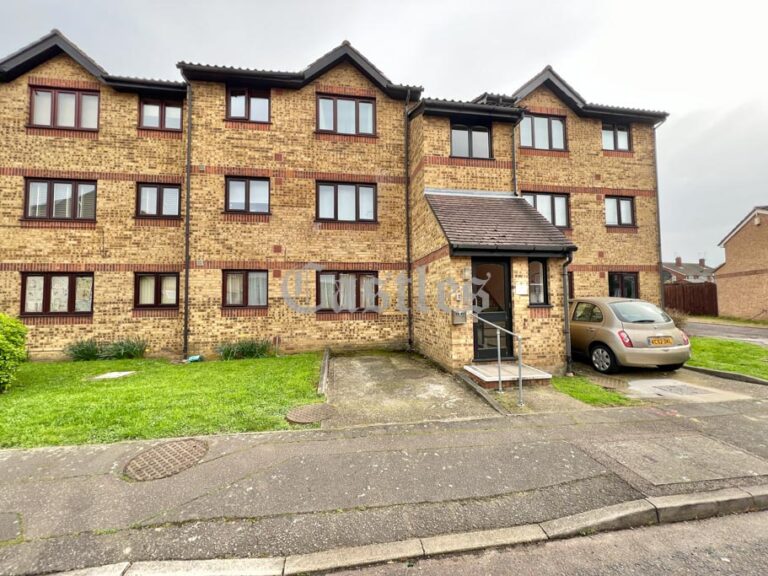Howard Close, Waltham Abbey. Essex, EN9