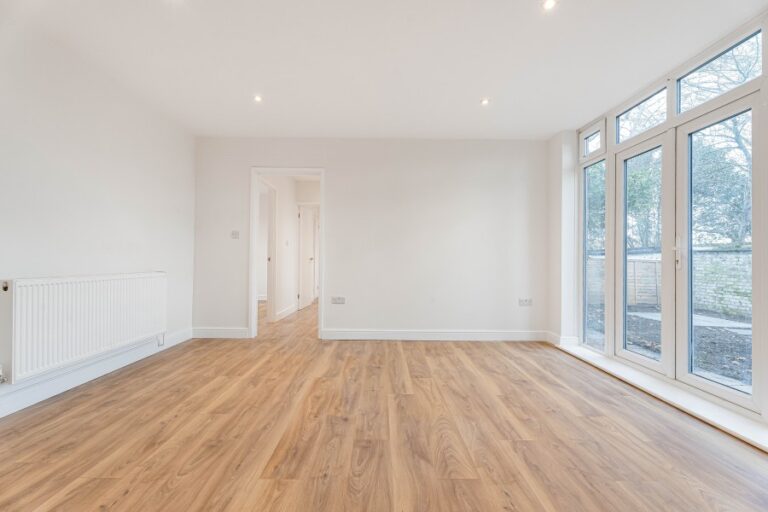 Jubilee Crescent, Edmonton, N9 (2725670) Photo 11