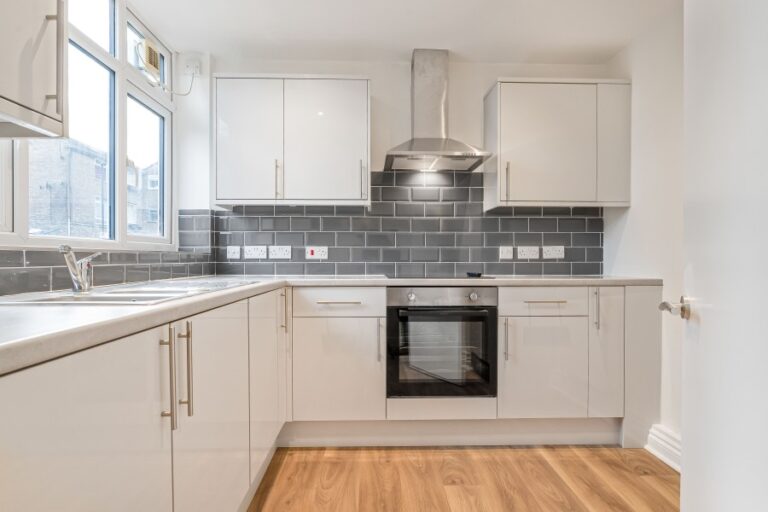 Jubilee Crescent, Edmonton, N9 (2725670) Photo 2