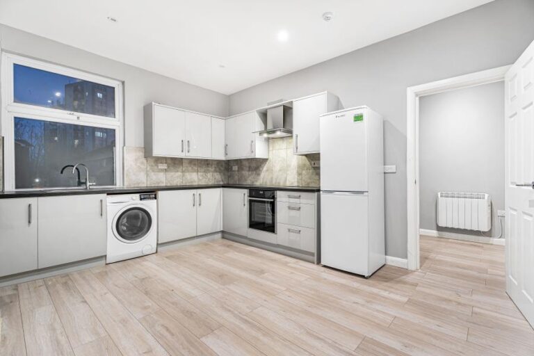 Hertford Road, Enfield, EN3 (2725541) Photo 2