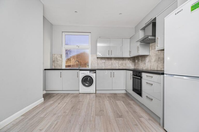 Hertford Road, Enfield, EN3 (2725541) Photo 15