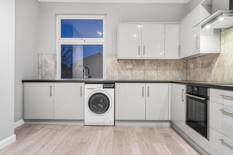 Hertford Road, Enfield, EN3 (2725541) Photo 11