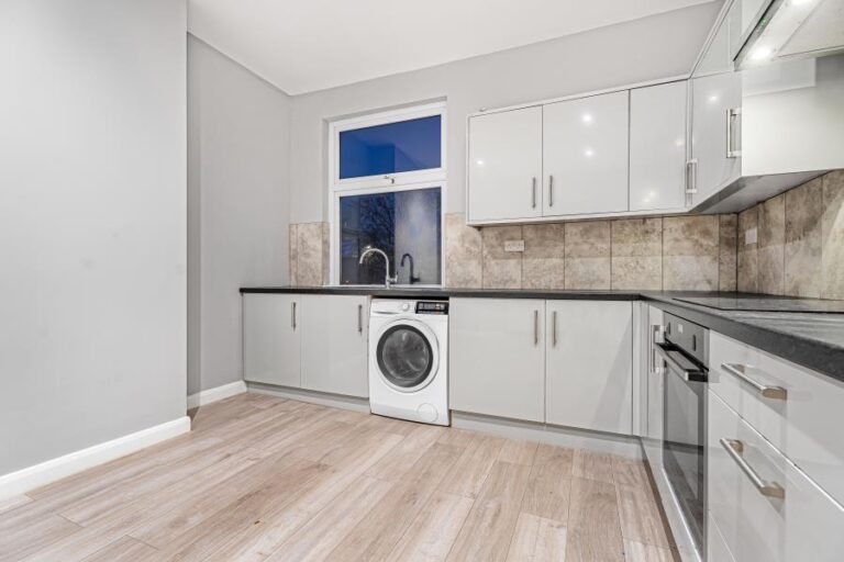 Hertford Road, Enfield, EN3 (2725541) Photo 8