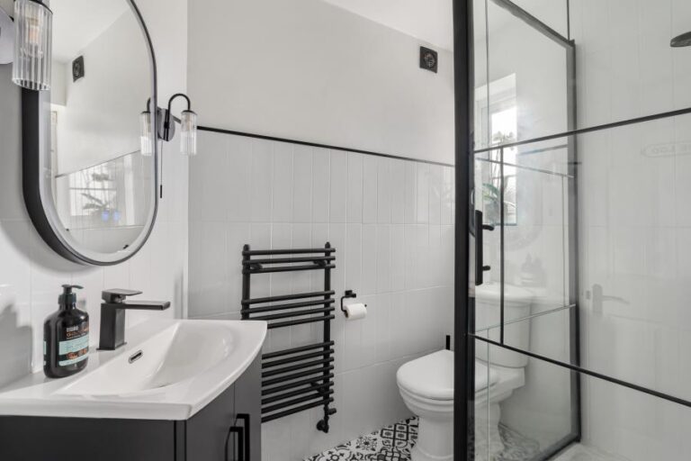 Carterhatch Lane, Enfield, EN1 (2727041) Photo 4